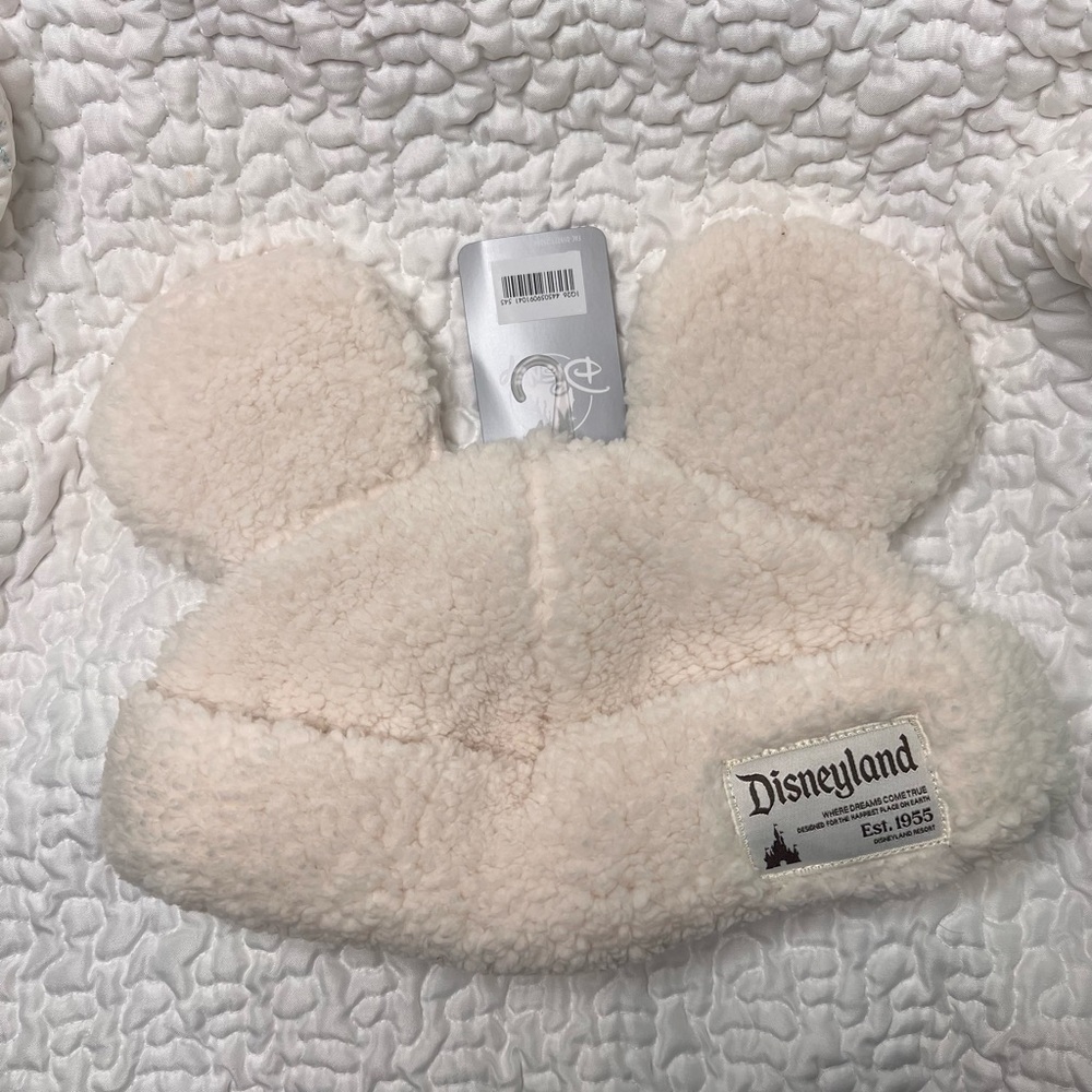 Mickey Mouse Polar
Fleece Ear Hat Beanie for Adults - Disneyland NWT